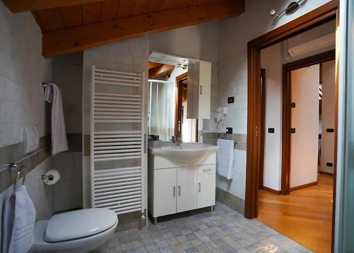 - Radice Comfort - Leonardo, Mxp & Laghi * Sesto Calende